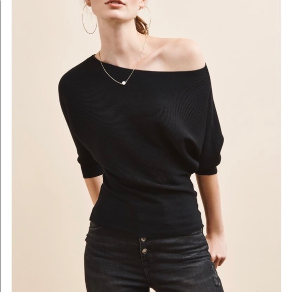 Red Dynamite Off-the-shoulder sweater - Picture 1 of 5